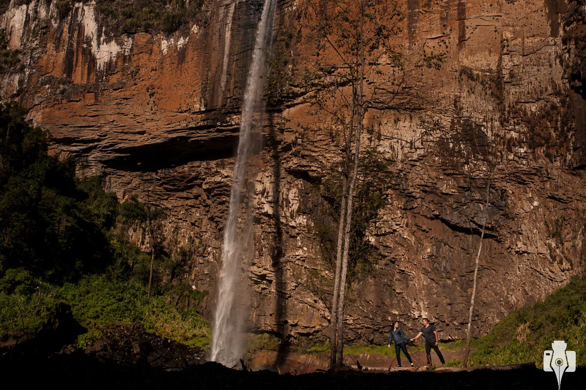 Ensaio de Gestante na Cascata do Chuvisqueiro | Priscila e Lucas à espera de Rafael | Fotografo casamento, Gramado, Serra Gaúcha, Beth Esquinatti e Nei Bernardes