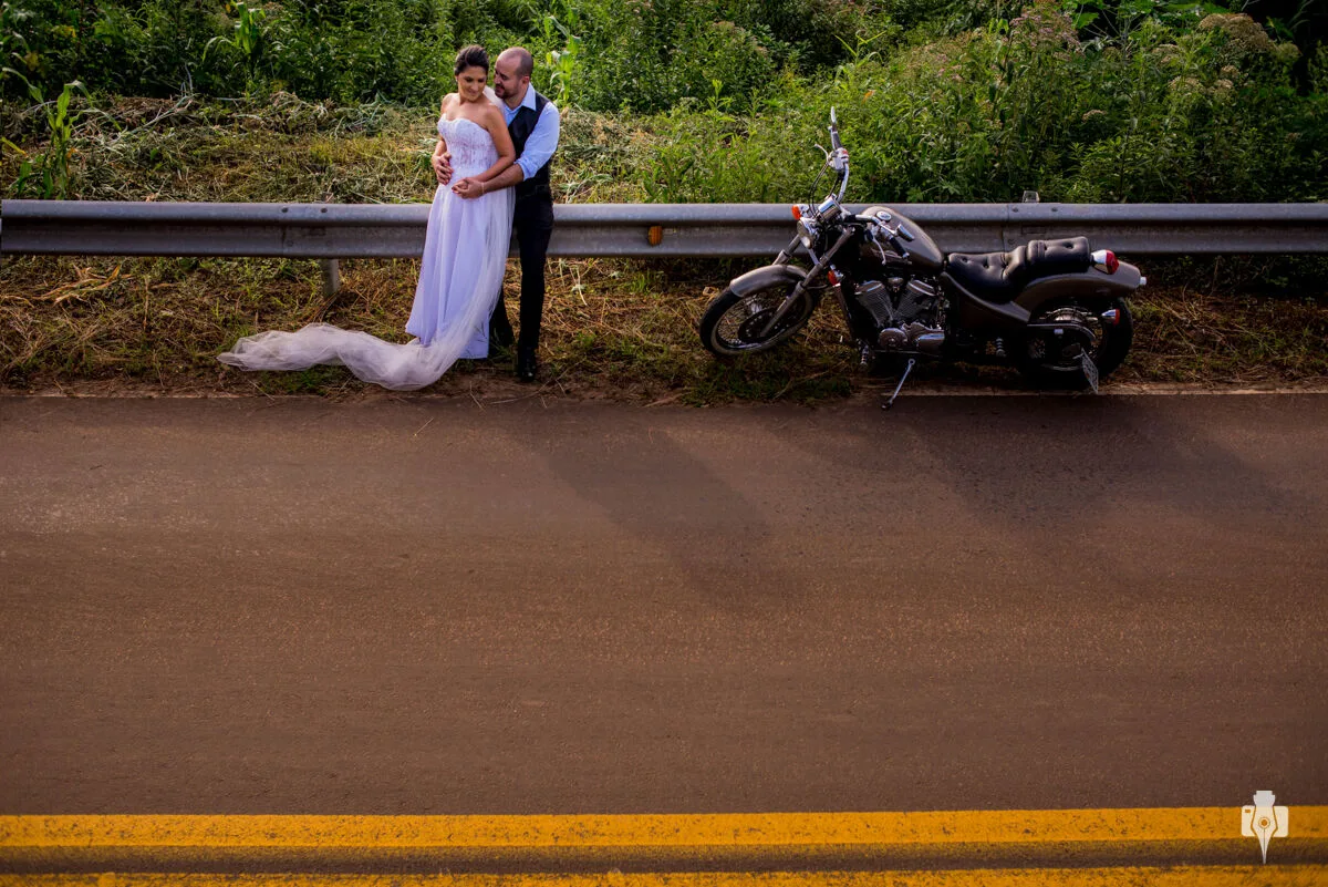 Trash the dress na Cascata do Chuvisqueiro | Laila e Guto | Fotografo casamento, Gramado, Serra Gaúcha, Beth Esquinatti e Nei Bernardes